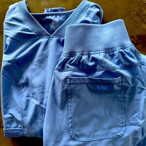 XS Cherokee infinity scrub set .